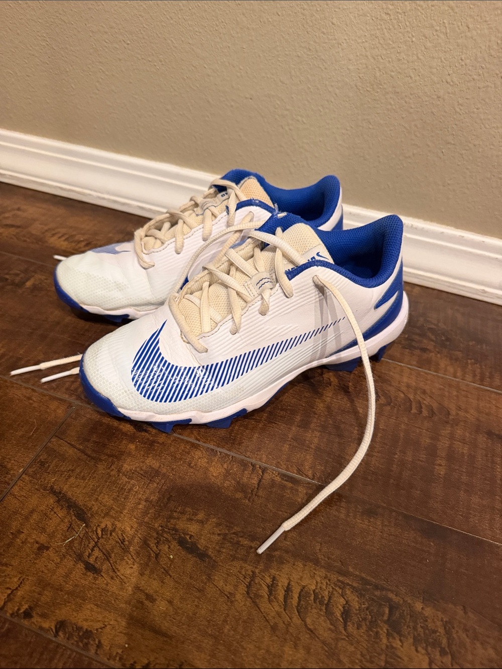 Nike White and Blue Kids Athletic Cleats